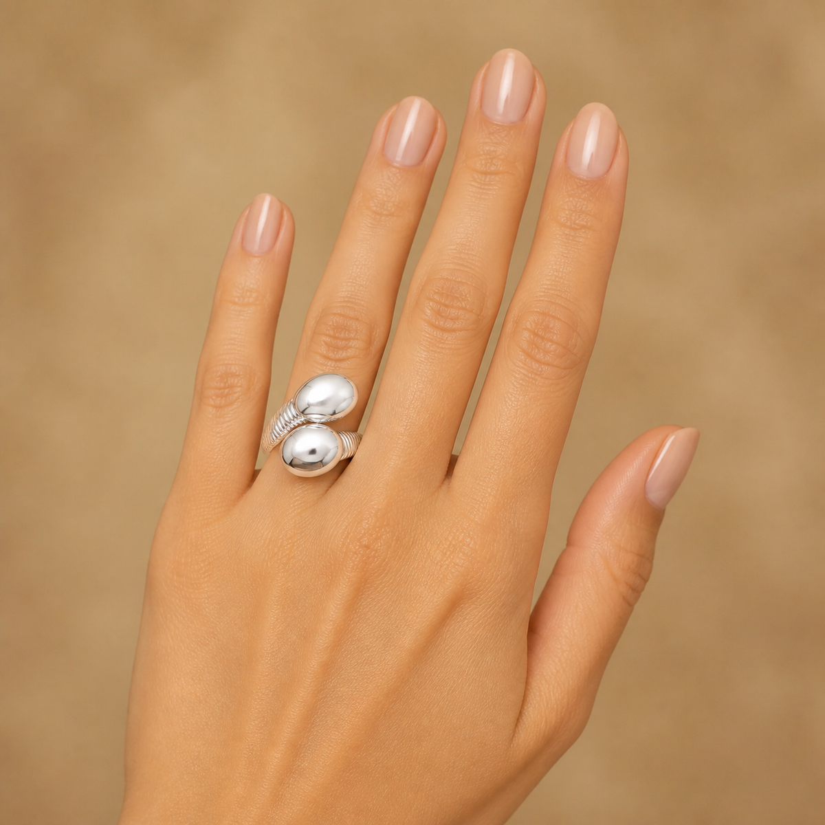 Anel Folheado a Ouro 18k e Prata Detalhado Com Esferas