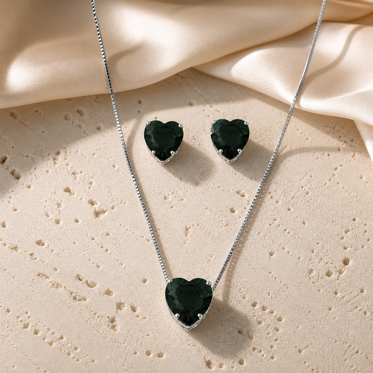 Conjunto Colar e Brinco Folheado a Ouro 18k e Prata Coração de Cristal - Prata - Verde