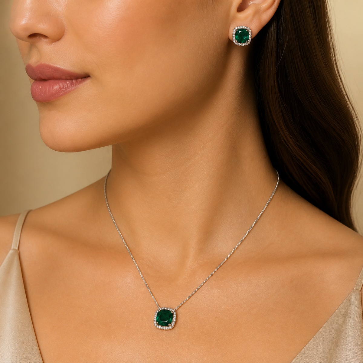 Conjunto Colar e Brinco Folheado a Ouro 18k e Prata Quadrado de Cristal