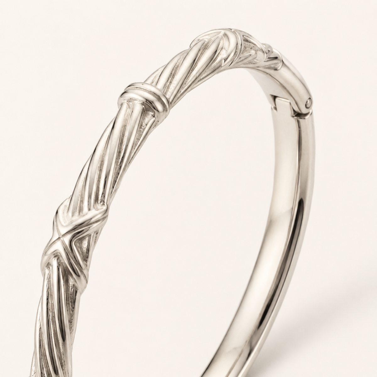 Bracelete de Aço Inoxidável Folheado a Ouro 18k e Prata Torcido - Prata
