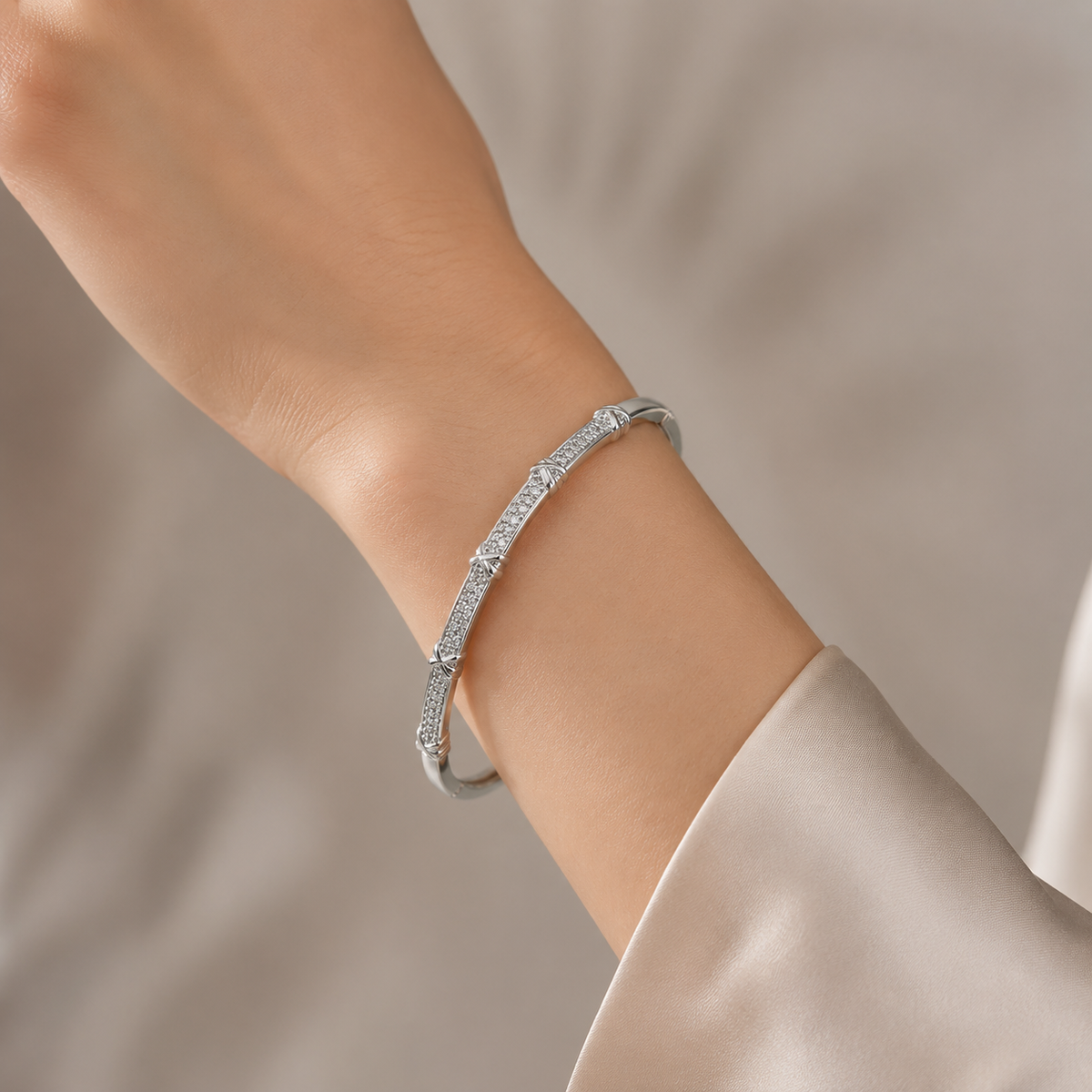 Bracelete Inspiração Joalheria Folheado Mix Banho Ouro e Prata