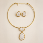 Colar Choker Folheado a Ouro 18k com Pedras Madrepérola