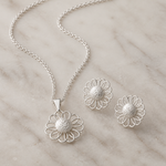 Conjunto Colar e Brinco Folheado a Prata 925 Flor com Esfera Central