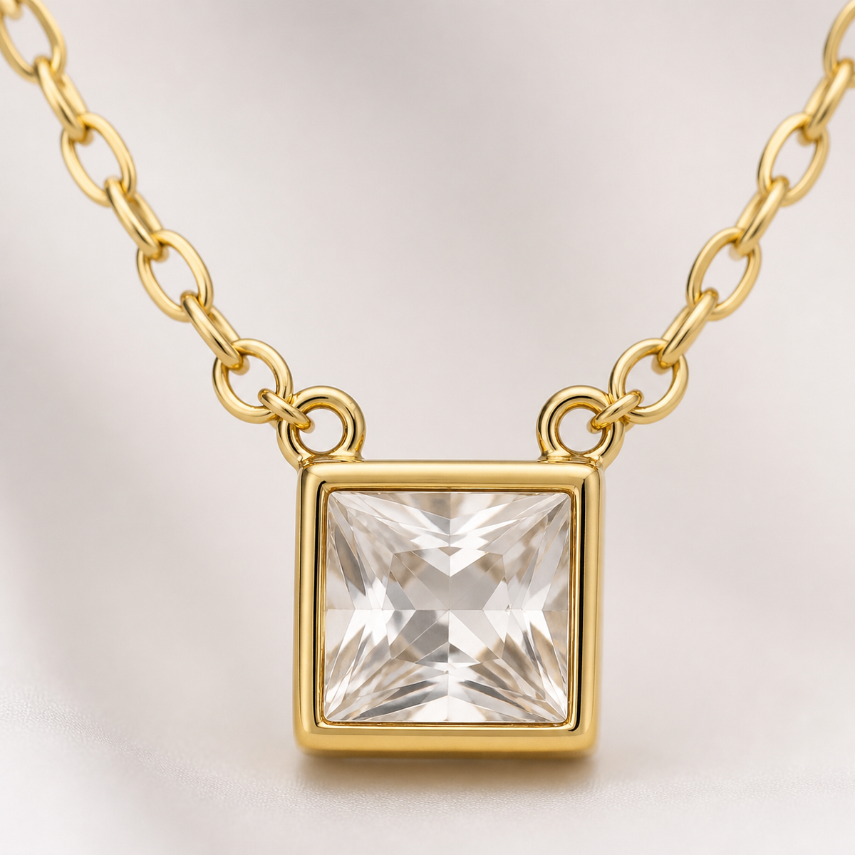 Colar Folheado Ouro 18k Quadrado de Cristal