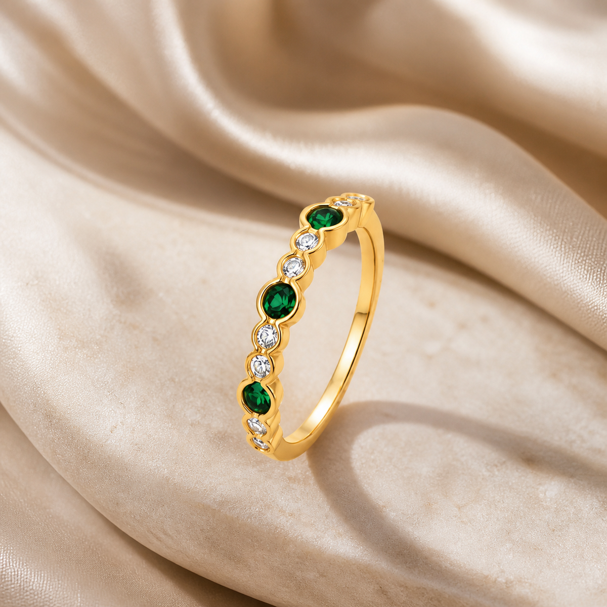 Anel Folheado a Ouro 18k e Prata Com Cristais