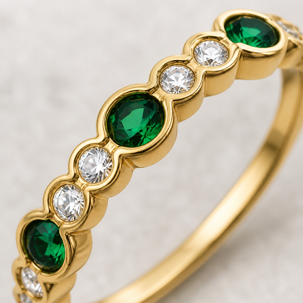 Anel Folheado a Ouro 18k e Prata Com Cristais