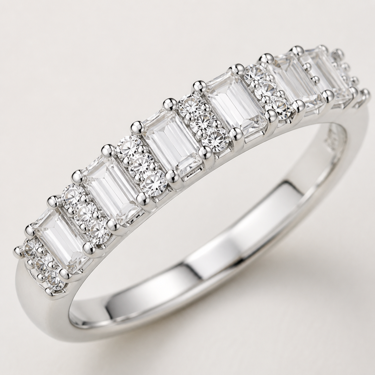 Anel Folheado a Prata 925 Microzirconado