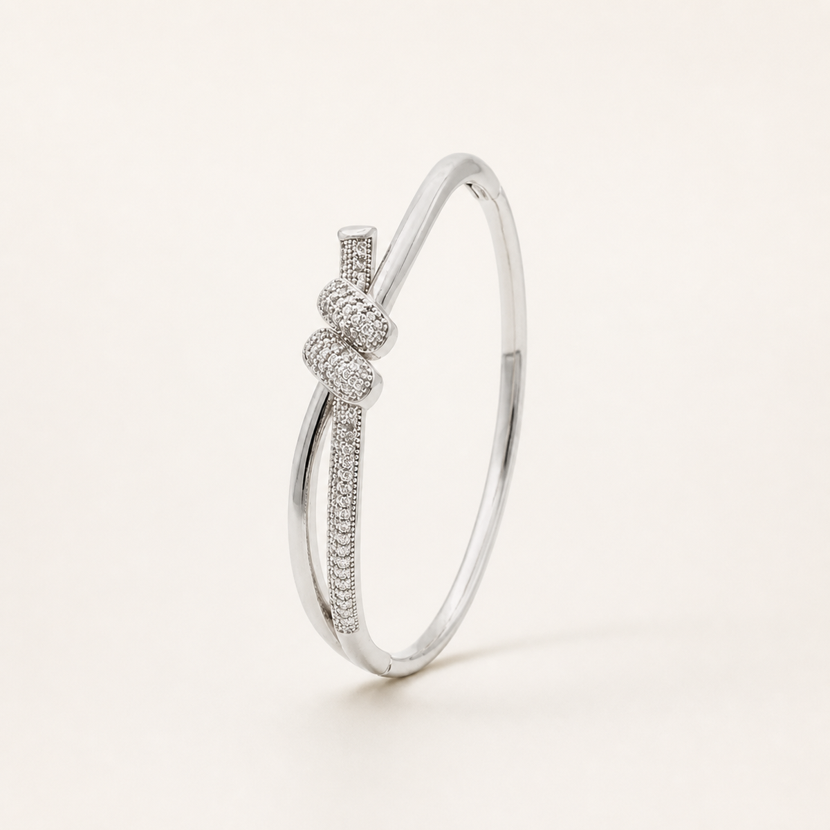 Bracelete Folheado a Ouro 18k e Prata Design Nó Cravejado