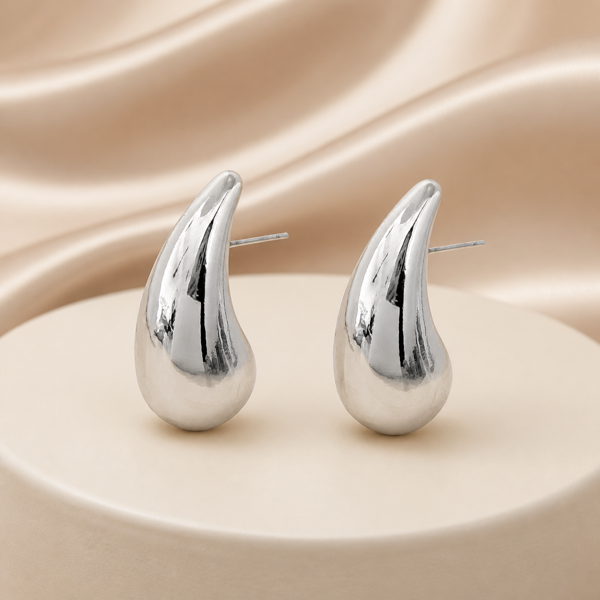 Brinco Folheado a Ouro 18k e Prata Gota Lisa G