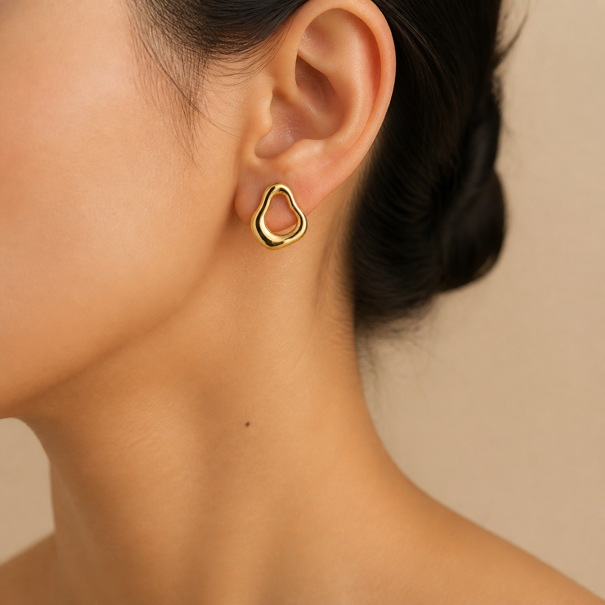 Brinco Folheado a Ouro 18k e Prata Forma Organica Vazada