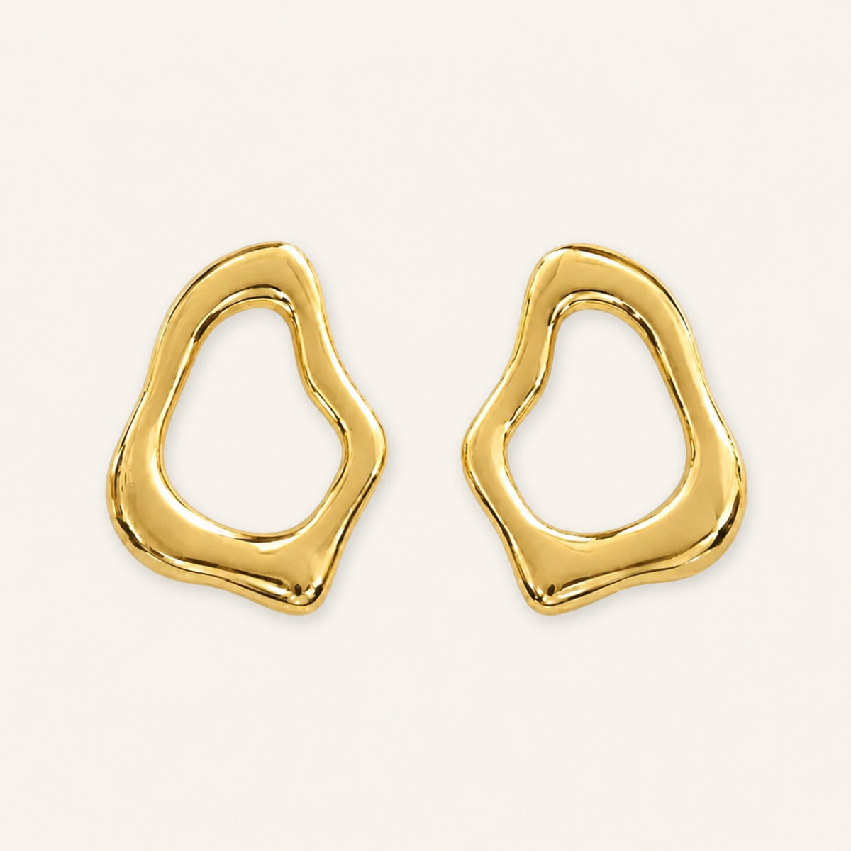 Brinco Folheado a Ouro 18k e Prata Forma Organica Vazada