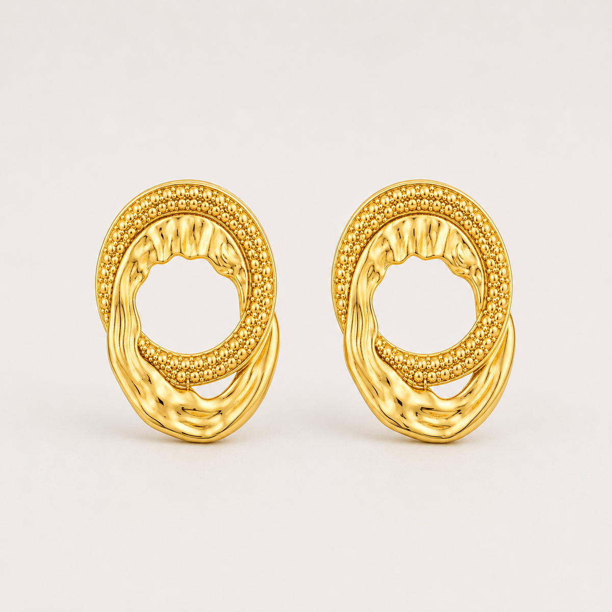 Brinco Folheado a Ouro 18k Círculo Duplo Texturizado Orgânico