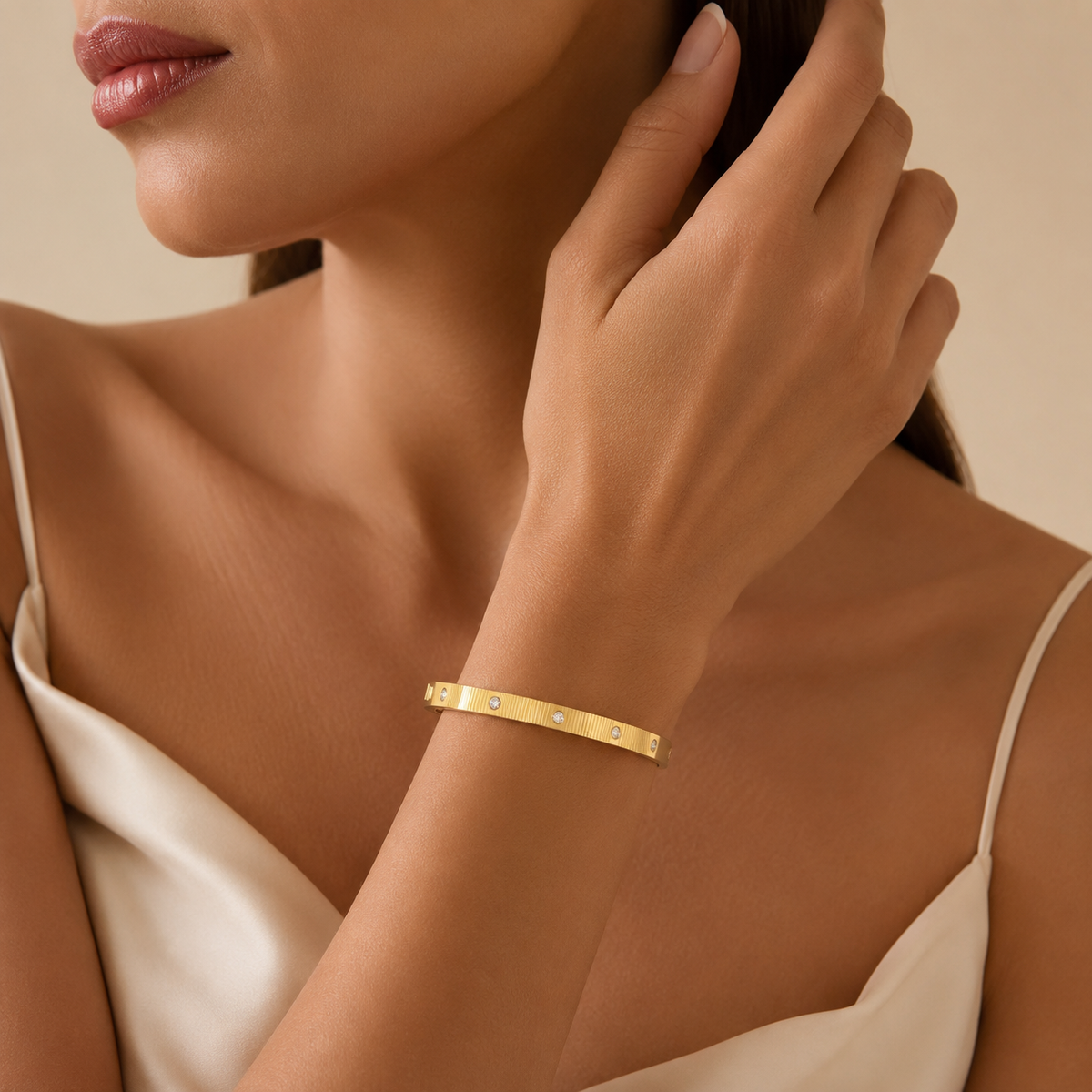 Bracelete Aço Inoxidável Folheado a Ouro 18k Com Ponto de Luz