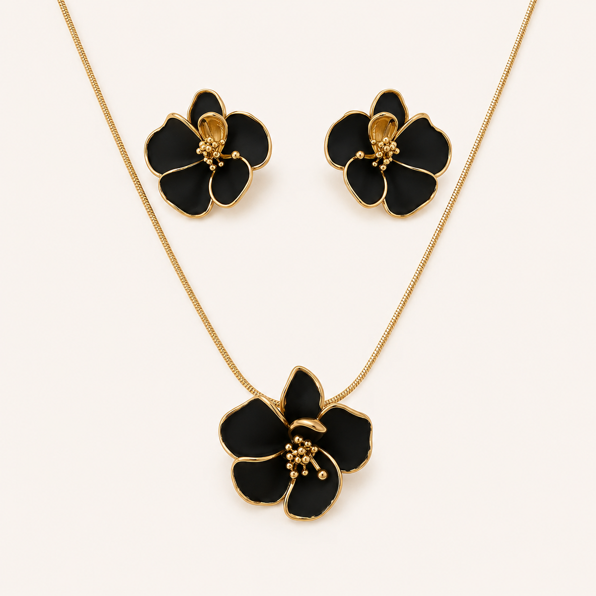 Conjunto Folheado a Ouro Colar e Brinco Flor Esmaltada Preta