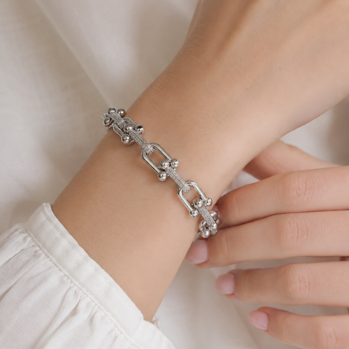 Bracelete Folheado a Prata 925 Elos Cravejados com Zircônias