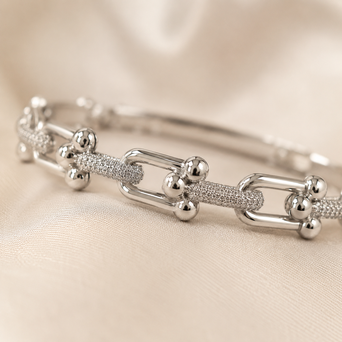 Bracelete Folheado a Prata 925 Elos Cravejados com Zircônias
