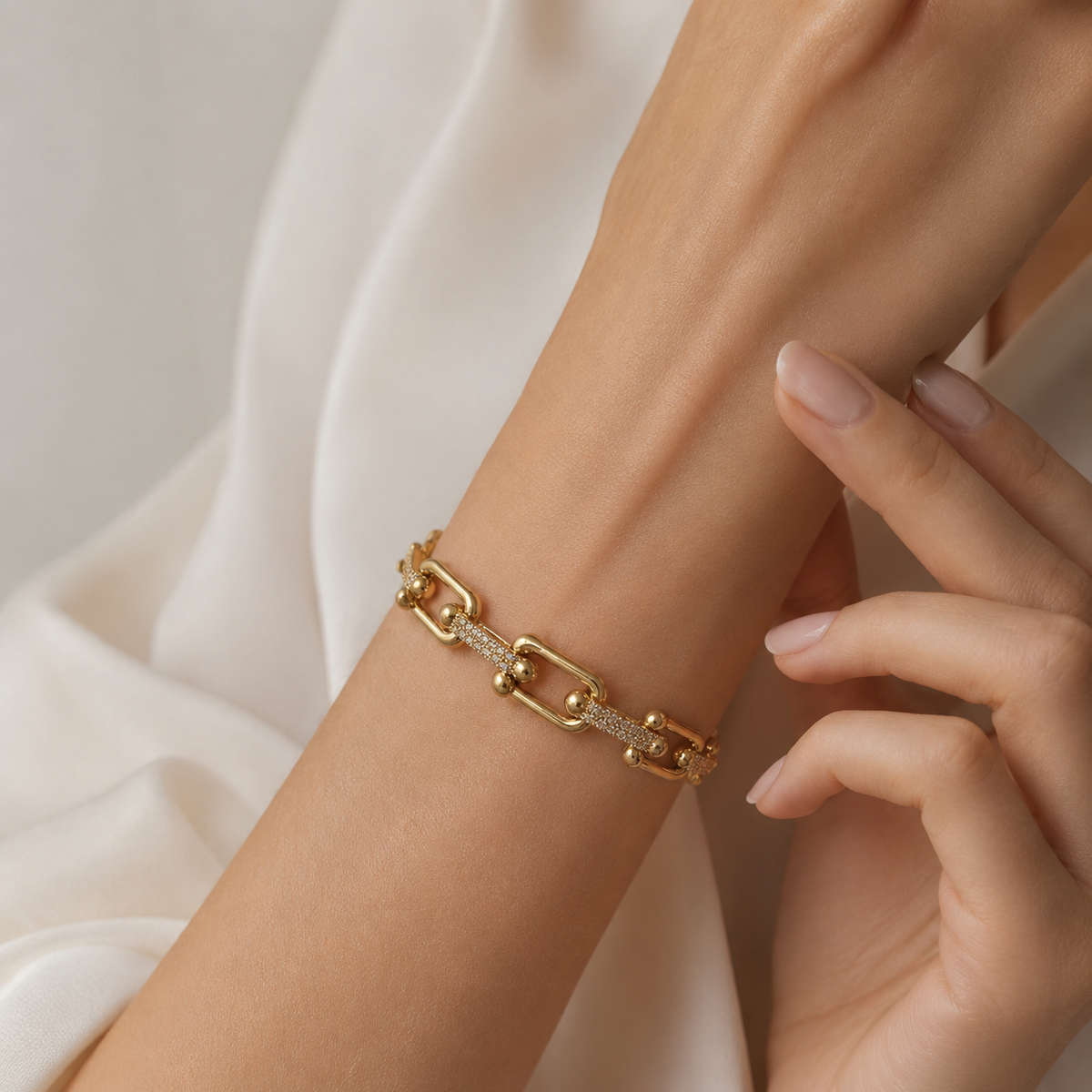 Bracelete Folheado a Prata 925 Elos Cravejados com Zircônias