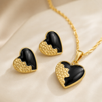 Colar Folheado a Ouro 18k Coração Resinado Preto e Dourado
