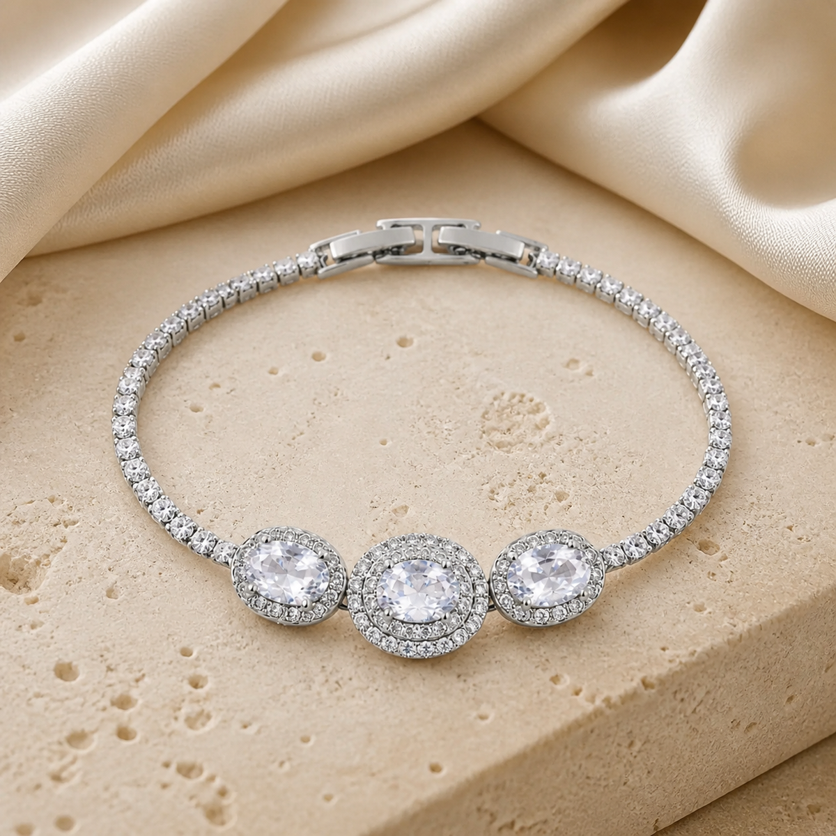 Pulseira Folheada a Ouro 18k e Prata Formas de Cristal Cravejadas - Prata
