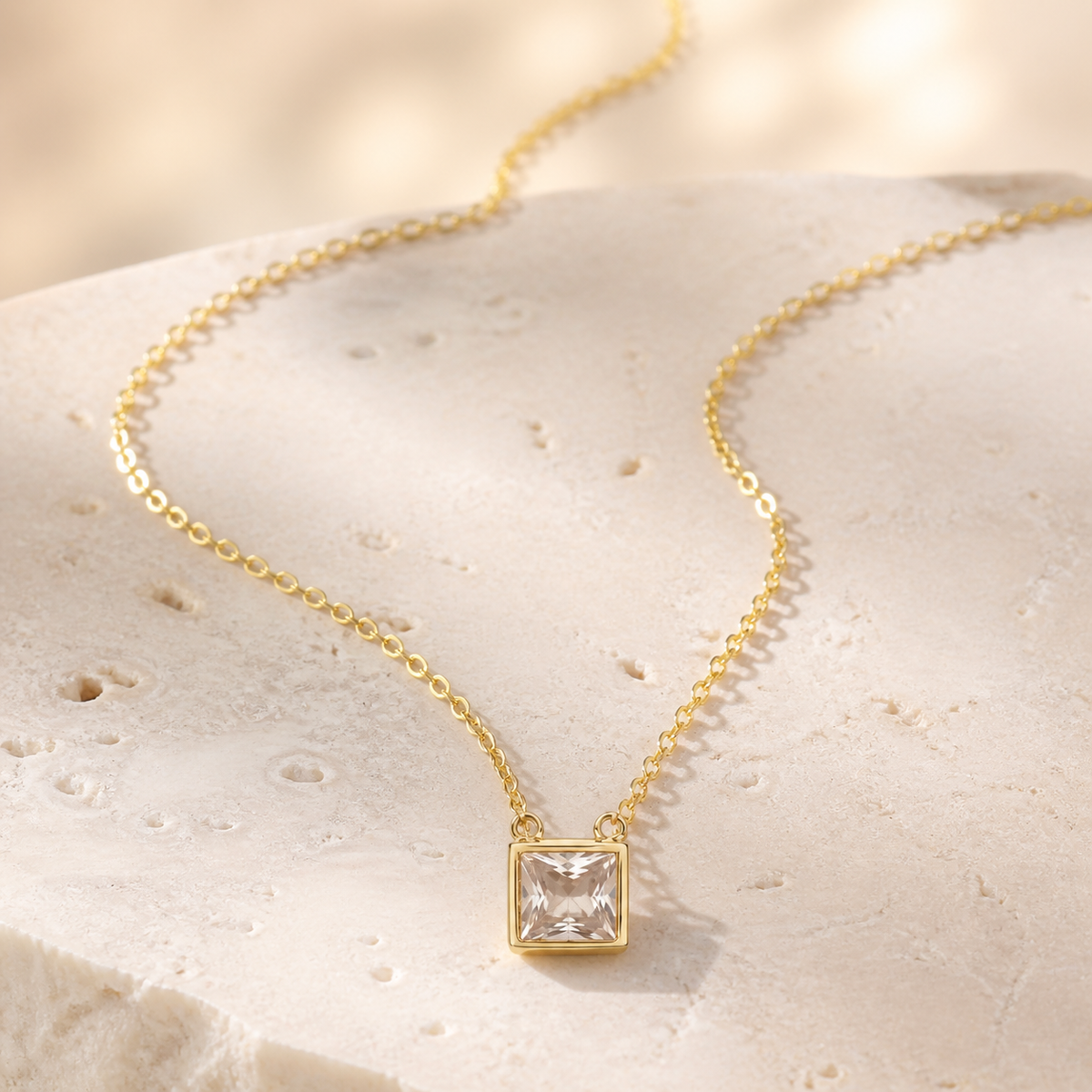 Colar Folheado Ouro 18k Quadrado de Cristal