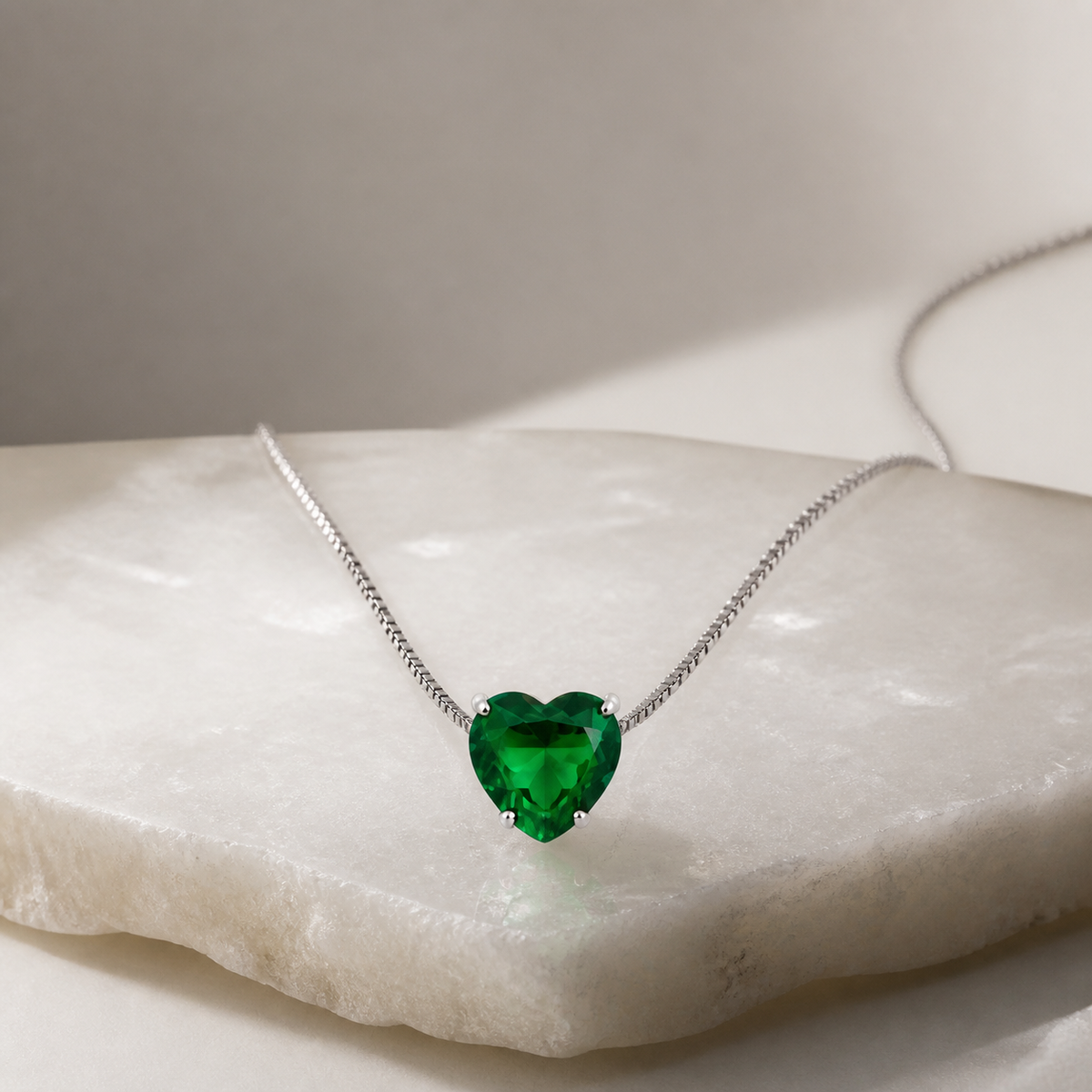 Colar Folheado a Prata 925 Coração Cristal Verde